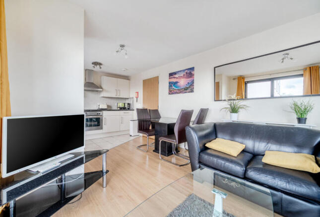 1387713-8-6936ace...