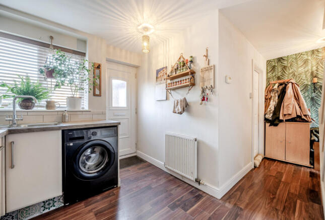 1389155-9-6945406...