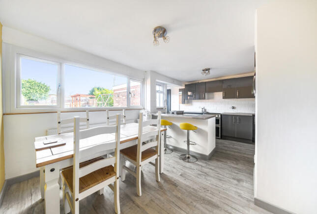 1325527-1-686fe9f...