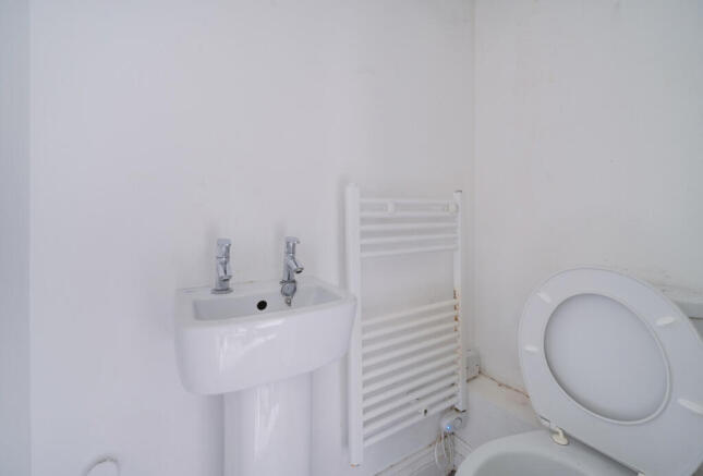 1373731-8-6900f9b...