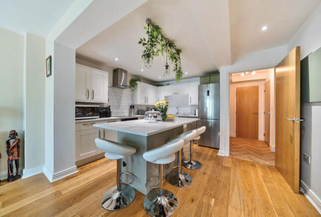 1318301-6-686bfb7...