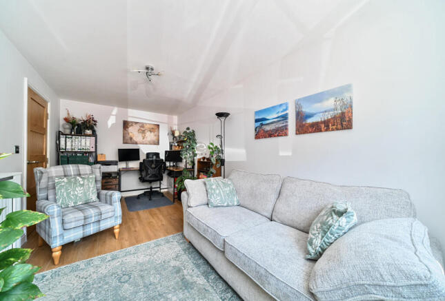 1318301-3-686bfb5...