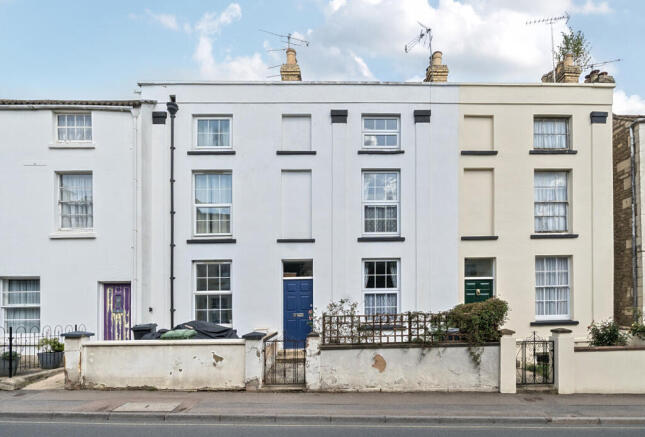 1347997-18-68bb02...