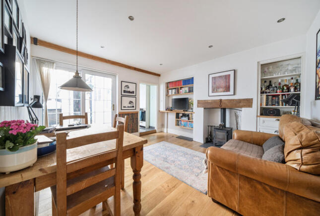 1347997-10-68bb01...