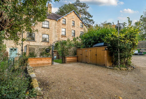 Giddynap Lane, Inchbrook, Stroud, Gloucestershire, GL5