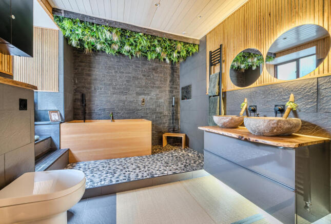 1370362-11-68ffa7...