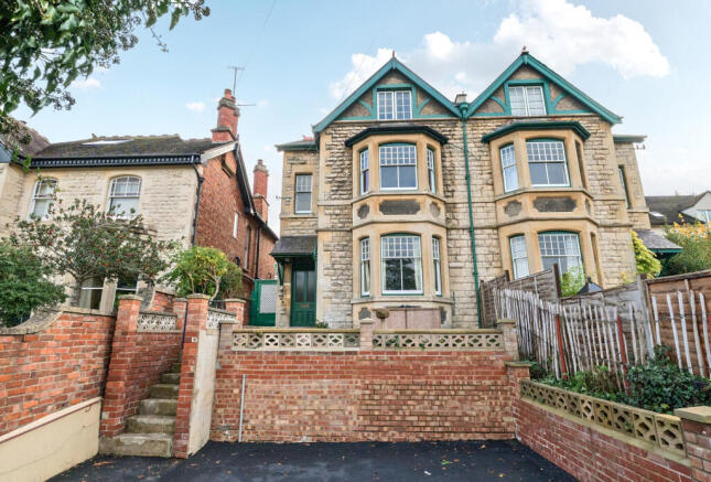 1372392-6-68f8c4d...