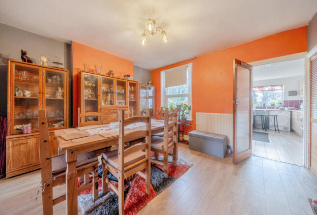 1402801-4-6978f55...