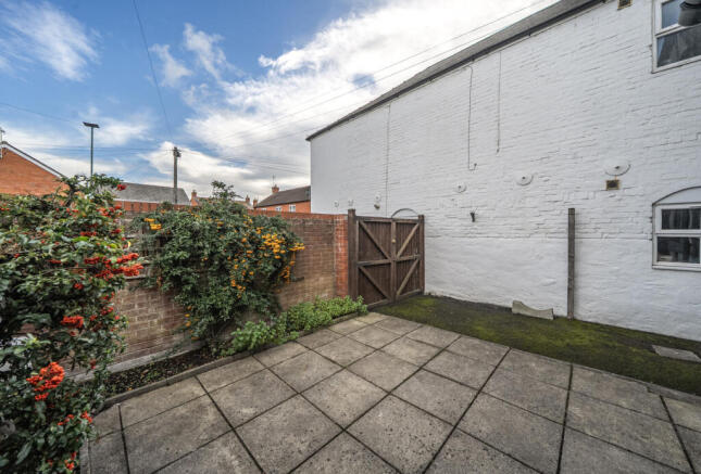 1372002-5-68f8c17...