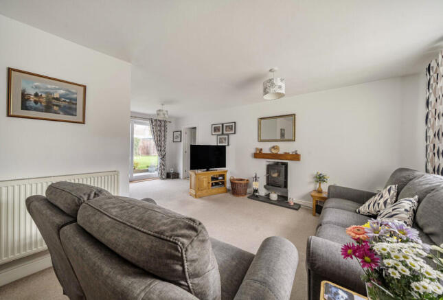 1374344-8-6900db5...