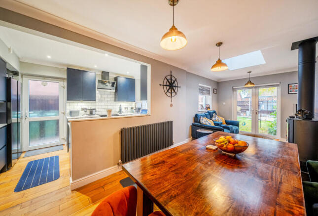 1371947-17-6908e6...