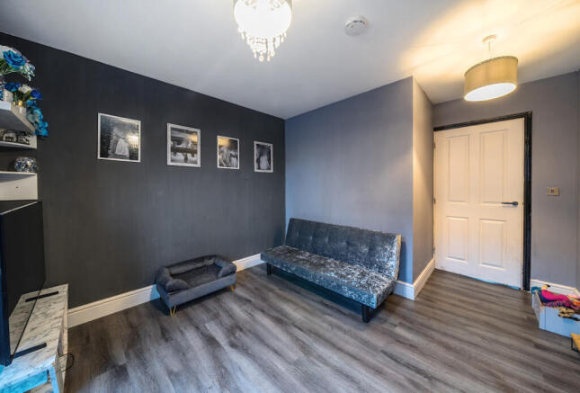 1384671-18-692dd4...