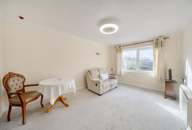 1372586-15-6900a3...