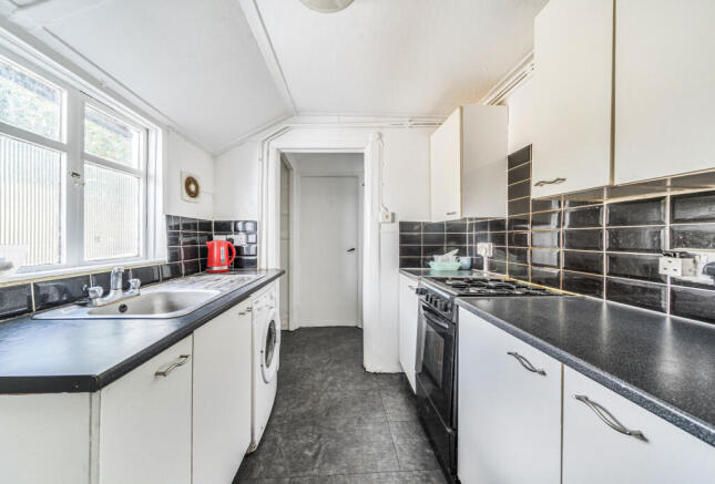 1362997-3-68e3a2b...