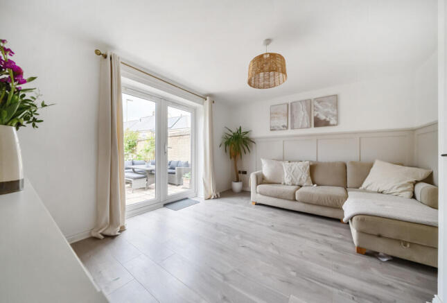 1305952-4-6847f23...