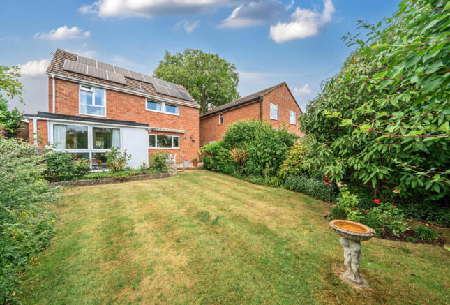 1320941-7-686bb75...