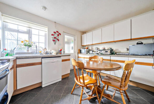 1377295-8-690dfa2...