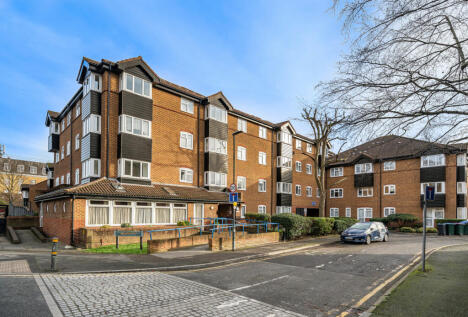 Chatsworth Place, Mitcham, CR4
