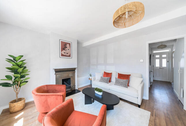 1313624-2-6852aaa...