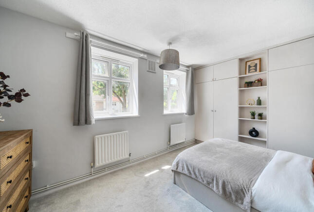 1313624-4-6852aac...