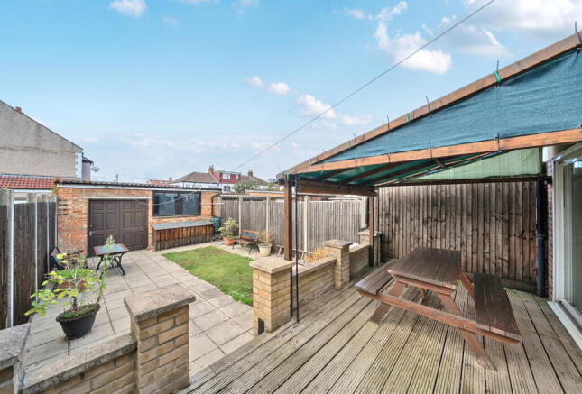 1347793-4-68b9f67...