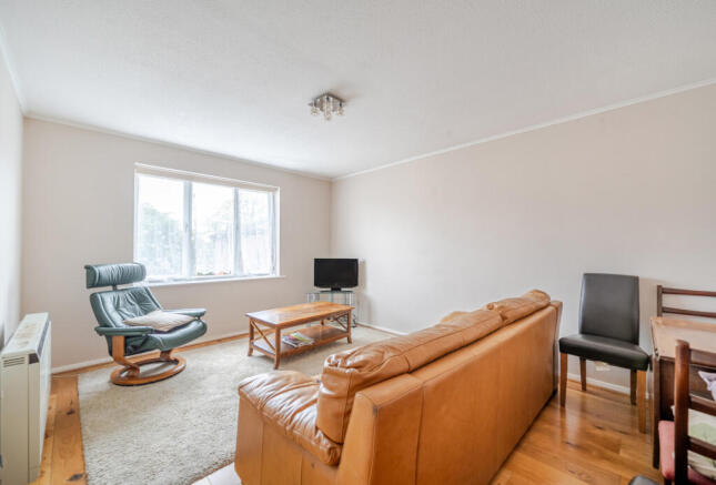 1369269-6-68ecf12...