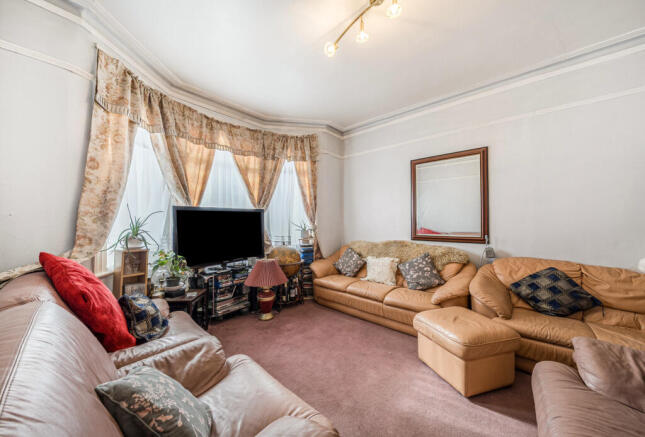 1363720-2-68e7aba...