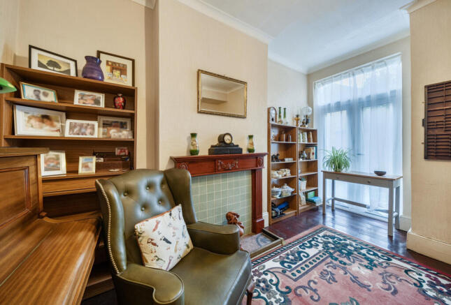 1341664-15-689e12...