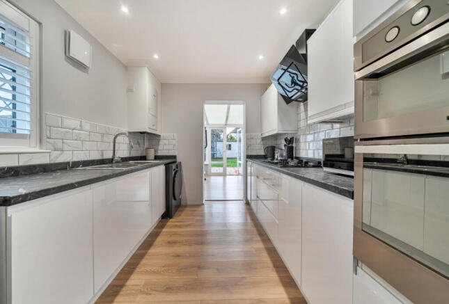 1374054-11-6900f3...