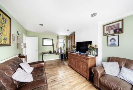 Elthorne Road, Kingsbury, London, NW9