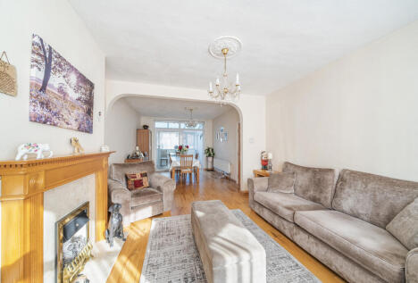 Grove Crescent, Kingsbury, London, NW9