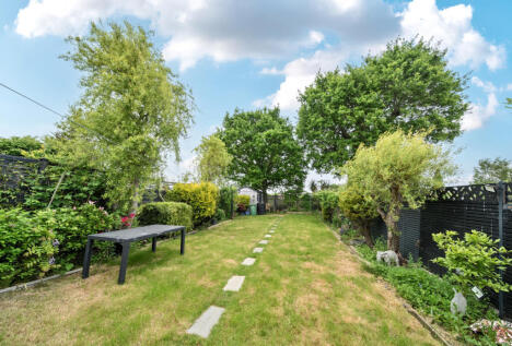 Valley Drive, London, NW9