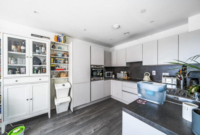 1318454-13-686d61...