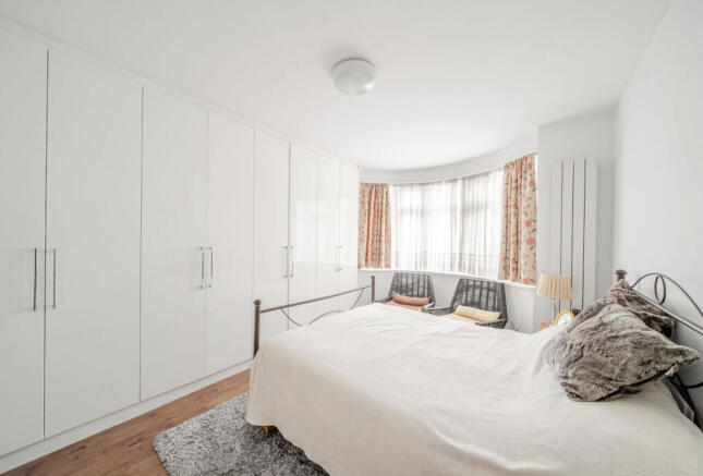 1332188-15-688ba7...