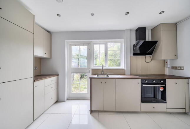 1349146-9-68b81cf...