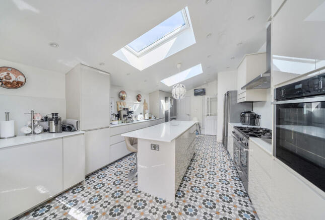 1348053-19-68bac5...