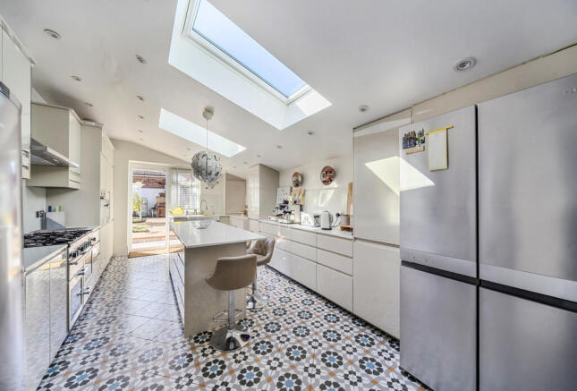 1348053-18-68bac5...