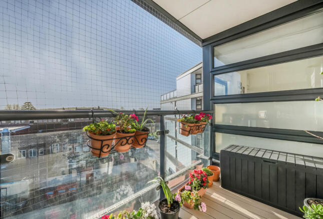 1393052-10-69457c...