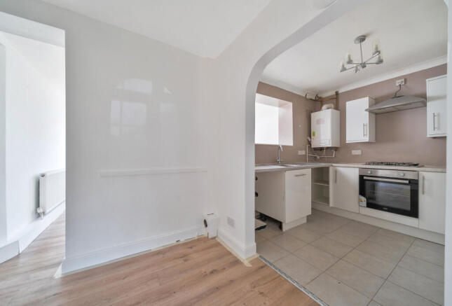 1315799-6-68596c4...