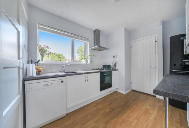 1320323-7-686c3b6...