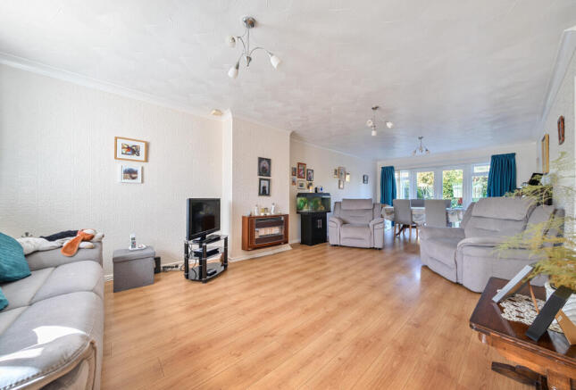 1352568-3-68c8a0a...