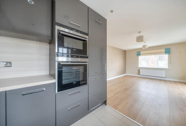 1344771-5-68ecd53...