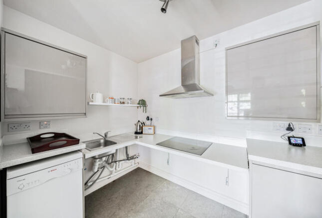 1315937-15-685bdb...