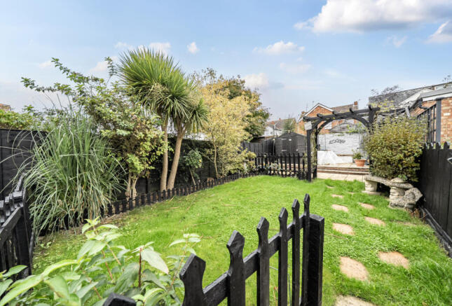 1364800-9-68ee300...