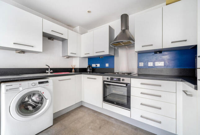 1375821-8-69130cc...