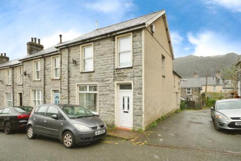 Cromwell Street, Blaenau Ffestiniog, Gwynedd, LL41