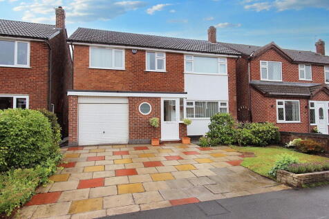 Buckingham Road West, Heaton Moor SK4 4BA