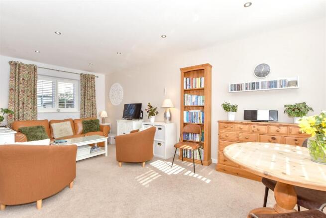 Lounge/Kitchen