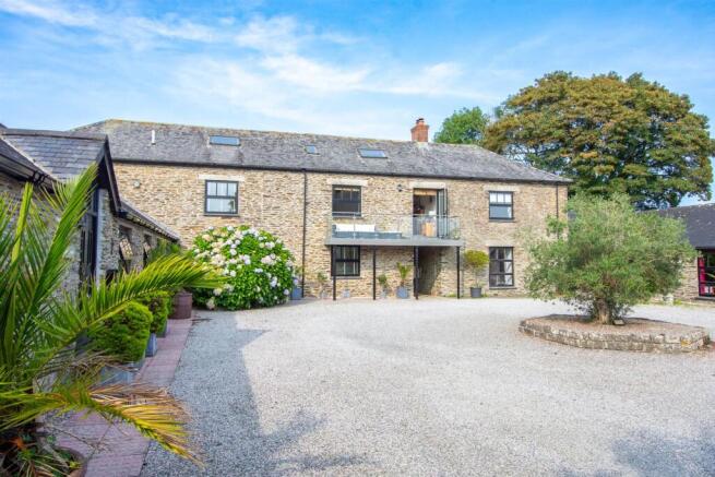 0825_02 - Rose Barn, Tregony, TR2 5SE (80).jpg