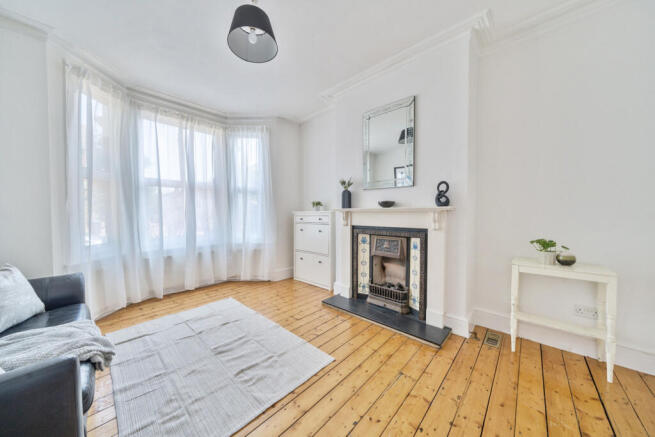 1335947-4-689f308...